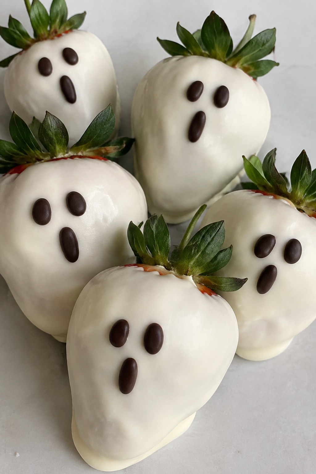 Ghostly White Chocolate-Dipped Strawberries