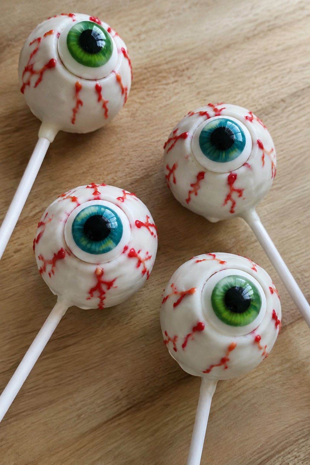 Monster Eyeball Cake Pops with Gooey Centers