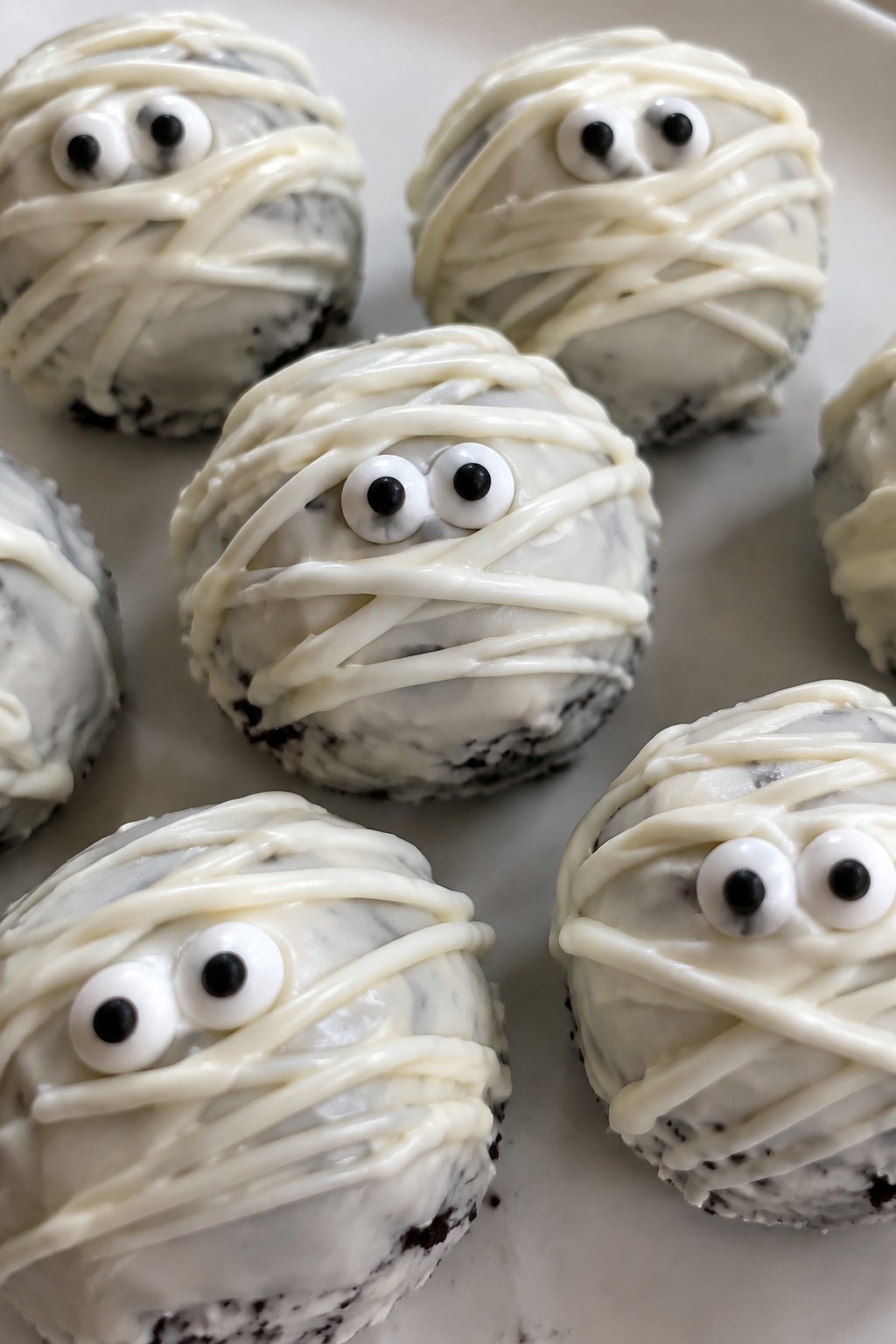No-Bake Mummy Oreo Truffles