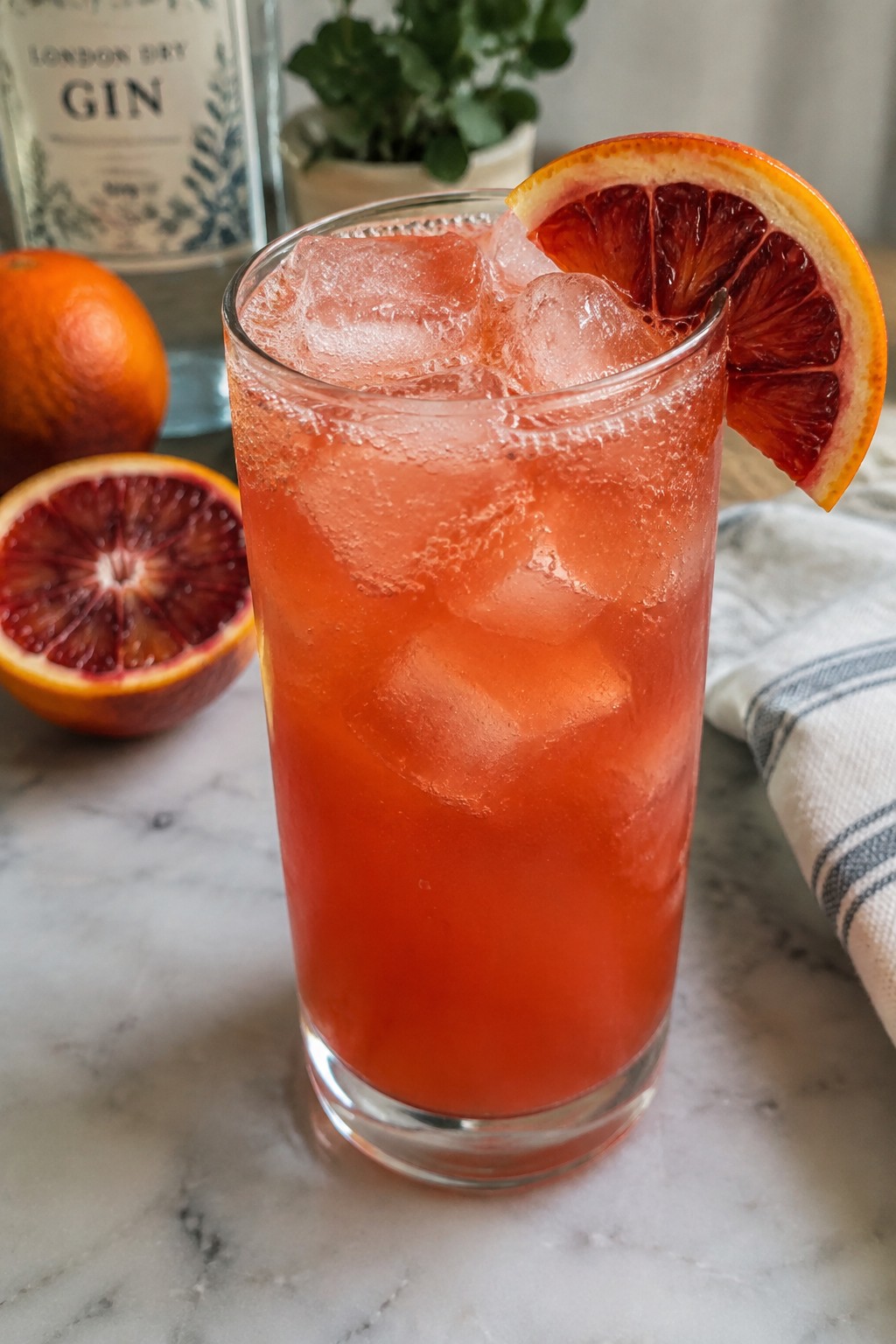 Bloody Orange Gin Fizz