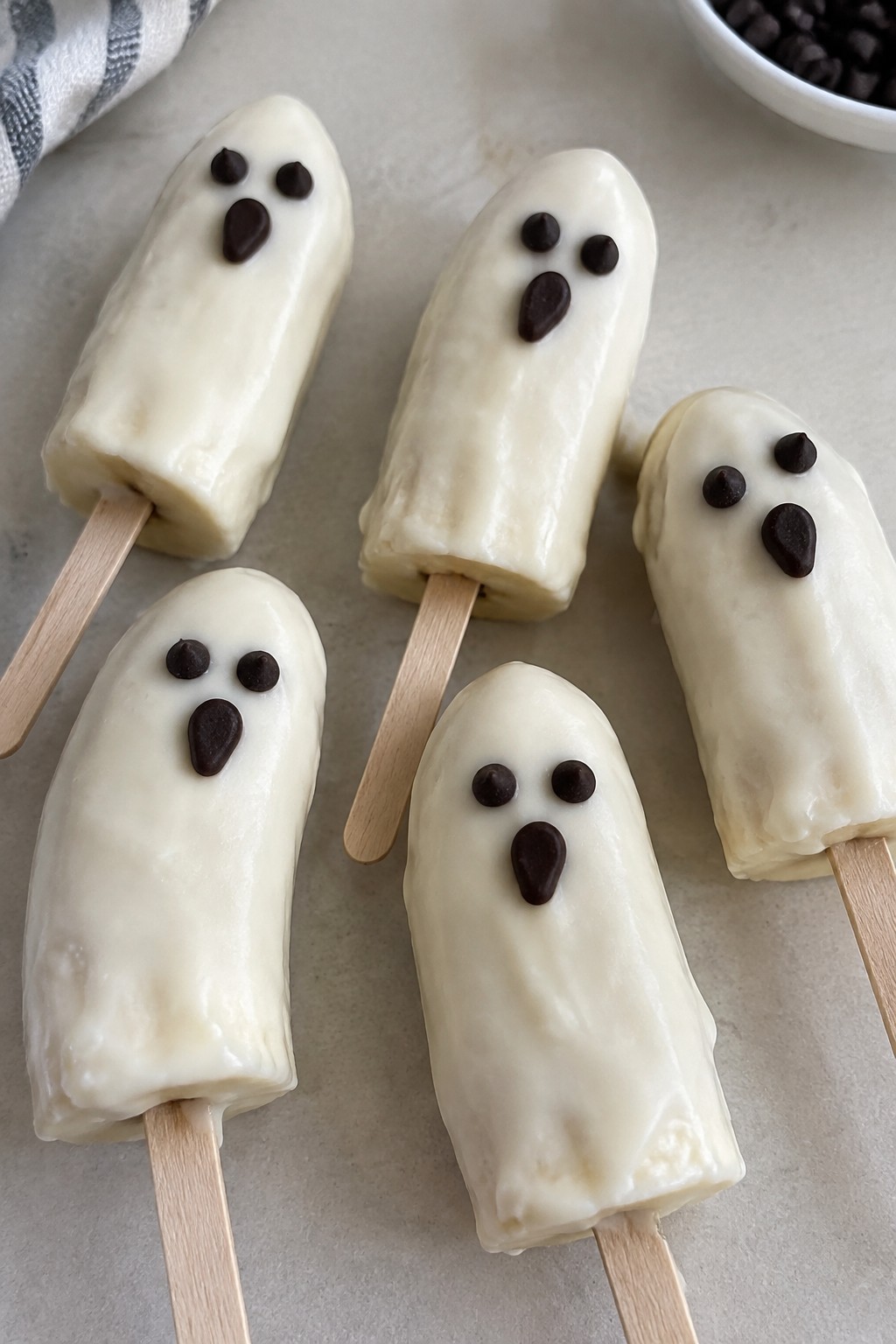 Ghostly Chocolate-Dipped Banana Pops