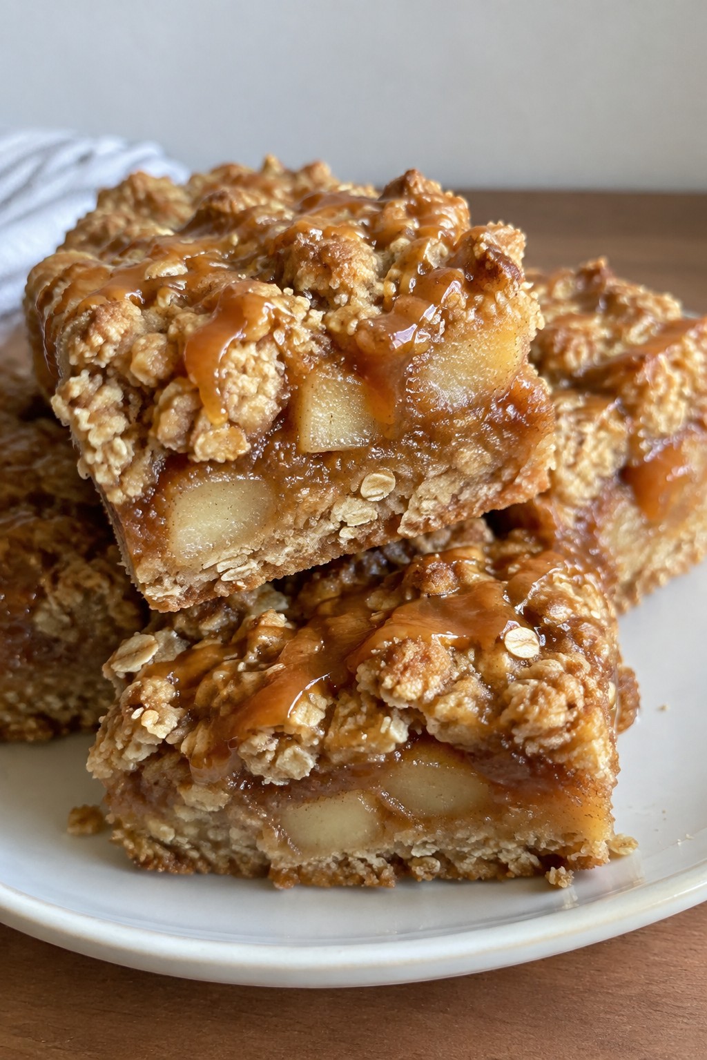 Caramel Apple Crumble Bars