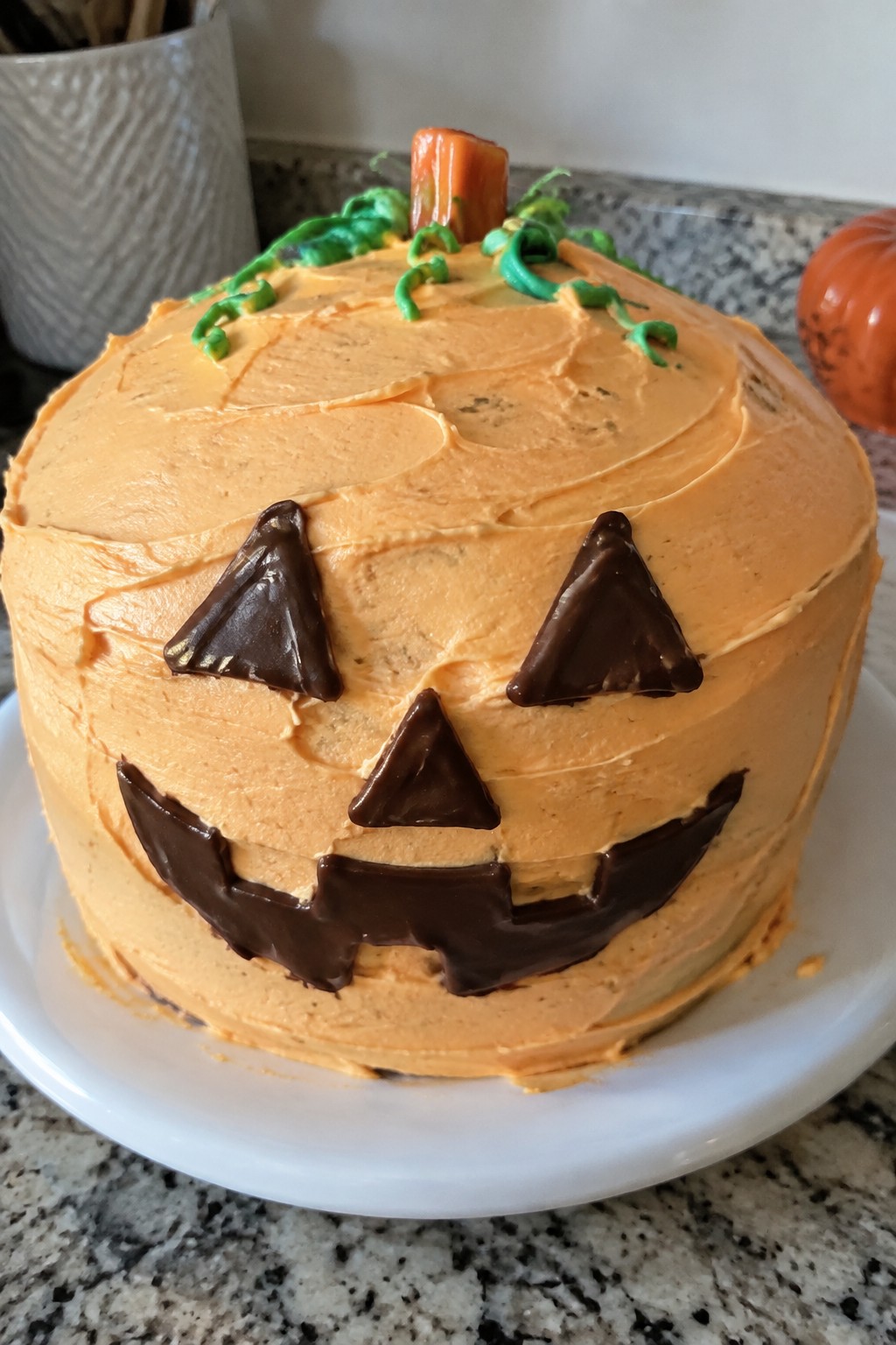 Jack-o’-Lantern Orange Creamsicle Cake