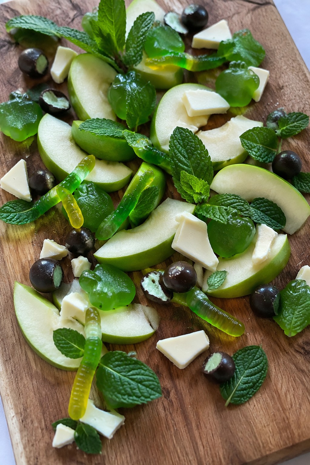 Haunted Forest Green Apple Mint Board