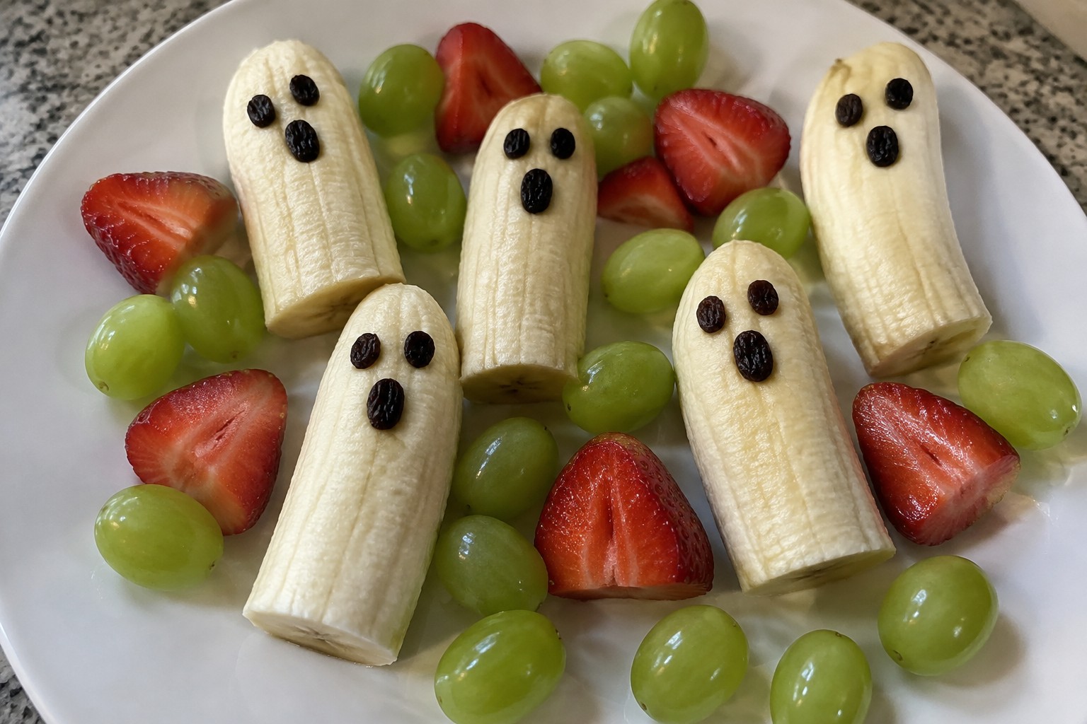15 Halloween Fruit Snacks for Parties That Feel Fresh