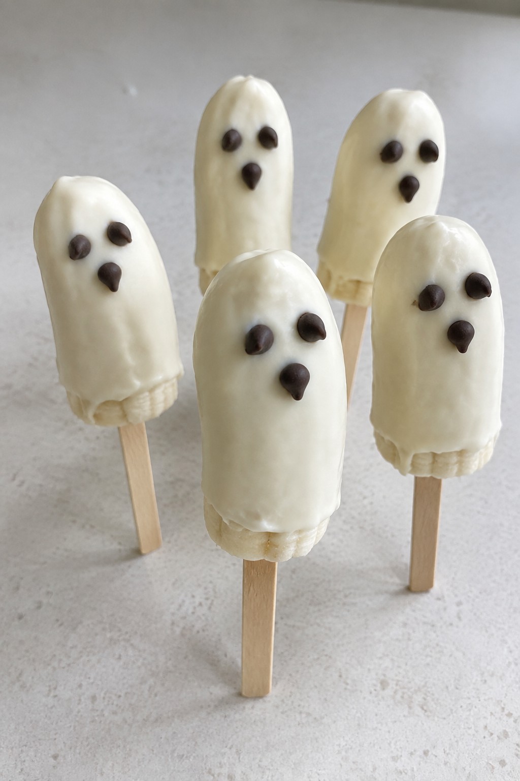 Ghostly Chocolate-Dipped Banana Pops